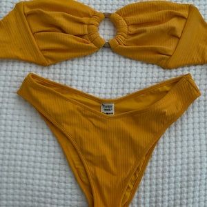 Montce bikini.